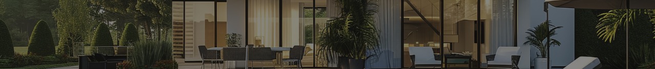 Pessoas adquirindo seu novo imóvel, em um momento de fechamento de contrato ou acordo final